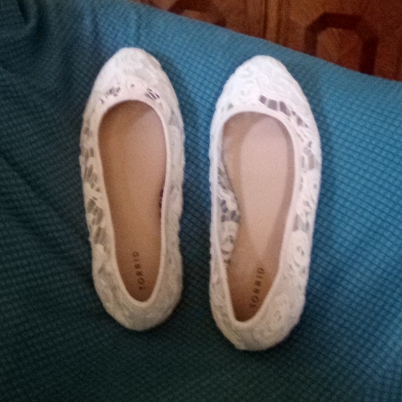 9W Torrid cream lace flats - Picture 1 of 7